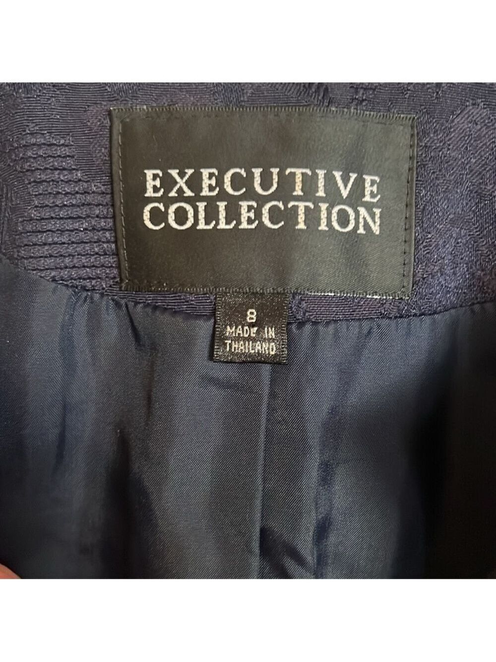 Executive Collection blazer. Navy. Size 8. - Picture 3 of 11